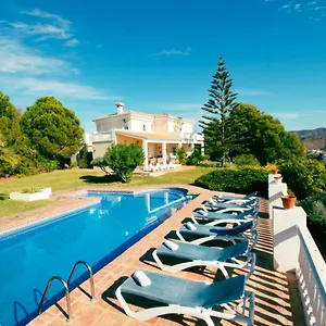 gran-villa-con-vistas-al-mar-y-piscina-privada.1costadelsol.com/
